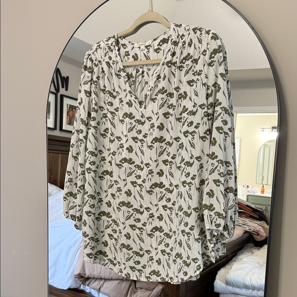 Fun 2 Fun V-Neck Blouse - White and Green Floral
